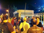 2012-10-16 Συγκέντρωση έξω από τον Alpha και μετά έξω από Sentra_Eter-18.jpg