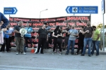 2012-10-16 Συγκέντρωση έξω από τον Alpha και μετά έξω από Sentra_Eter-03.jpg