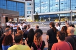 2012-10-16 Συγκέντρωση έξω από τον Alpha και μετά έξω από Sentra_Eter-11.jpg